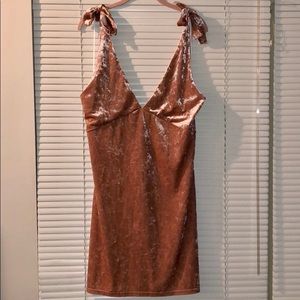 🎁 Gorgeous dress by DIVIDED by H&M